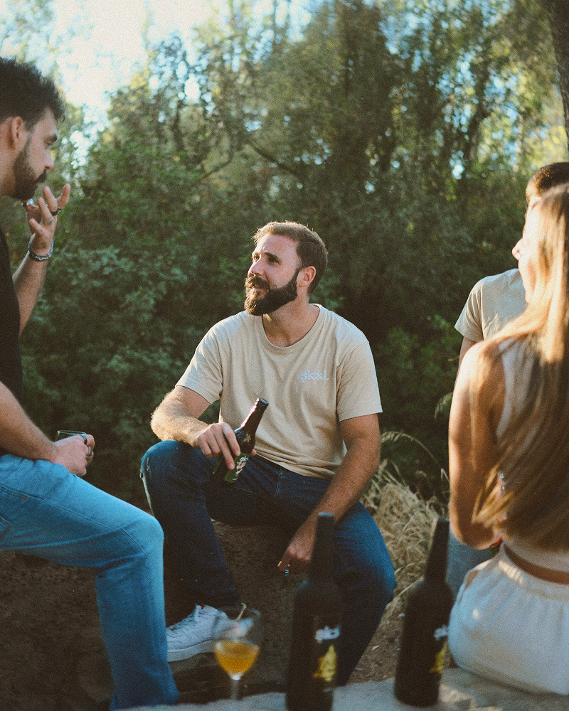 Vista del producto Hidromiel Skál con ingredientes naturales de la Sierra de Cádiz