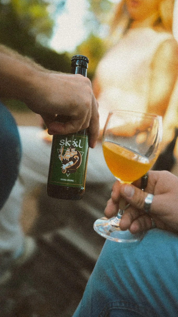 Producto final después del proceso de elaboración natural de Hidromiel Skál